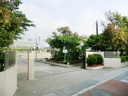 ���ӊ��@���w�Z 500m �D���s�����I�����w�Z