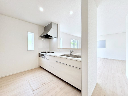 �L�b�`���@���r���O�ŗV�Ԃ��q�l�������Ȃ��炨�������ł���ΖʃL�b�`���B  