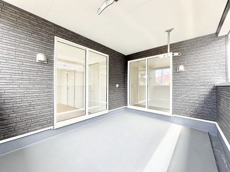 �o���R�j�[�@�C���i�[�o���R�j�[�Ȃ̂ŉJ�ł����󕨂����������o���āA���ʂ�������̂Ŋ������ǂ��A�������X�y�[�X�Ƃ��ďd�󂵂܂��B 