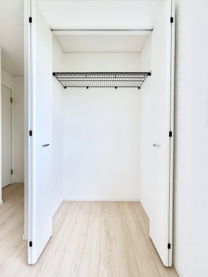 ���[�@�m���̃N���[�[�b�g�B���s��������̂Ō���̈ߗނ�����������܂�܂��B