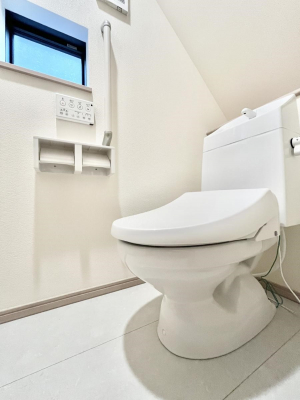 �g�C���@�g�C����1�K��2�K���ꂼ��ɔz�u����Ă��ĂƂĂ��֗��ł��B 