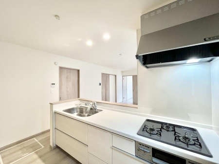 �L�b�`���@���������Ȃ���ł����Ƒ��Ƃ̉�b���y���߂�ΖʃL�b�`��