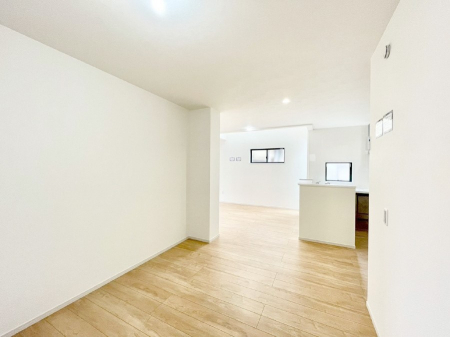 ���̑����ρ@�Ƒ��̏Ί炪���R�Ɛ��܂�Ă���A����ȕ��͋C�̃_�C�j���O�Ɏd�オ���Ă��܂��B