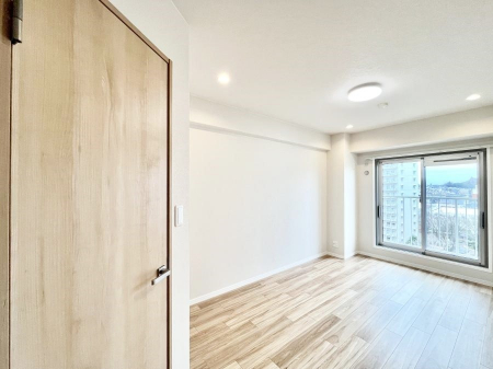 ���̑����ρ@�o���R�j�[���J�������v���X���Ă����m��