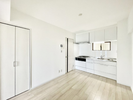 ���r���O�@�Ƒ������R�ƏW�܂�e���̃X�y�[�X�ɂȂ肻��