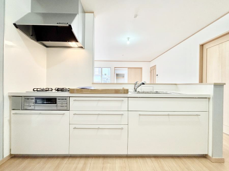 �L�b�`���@���r���O�����n����l�C�̃J�E���^�[�L�b�`���B �Ƒ��������Ȃ���Ǝ������邱�Ƃ��ł��܂��B