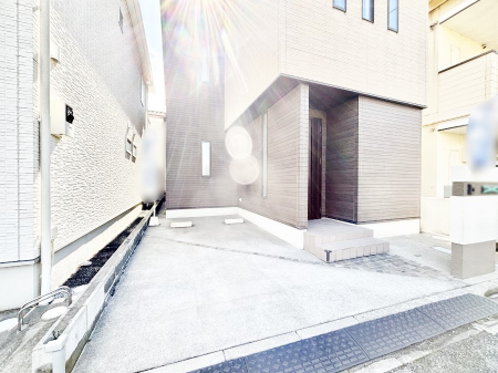 �@�ڂ̑O�����ԏꂾ�ƉJ�̓�����ʂɂ������������������֗��ł���