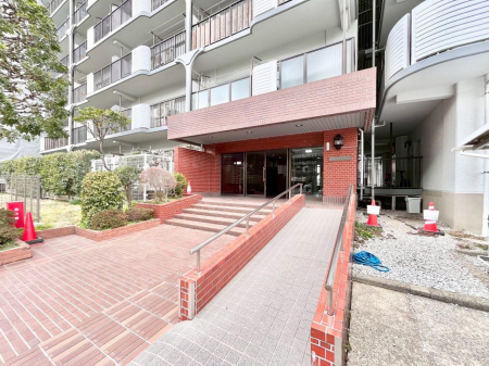 �G���g�����X�@�������������͋C�̃G���g�����X