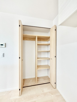 ���̑����ρ@�H�ނ�����i�̔��~�ɖ𗧂p���g���[���[�t�ŃL�b�`�������X�b�L���Еt���܂��ˁI