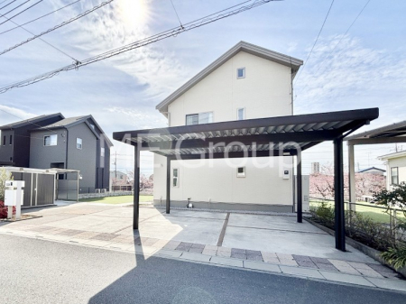 ���n�O�ώʐ^�@�������ꂽ�O�ρA�㎿�ȏZ��Ԃ��L���鎺���͉i�����S���ĉ߂�����Z���ł��B 