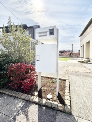 ���̑��@�\�D�E�C���^�[�z���E�|�X�g�E��z�a�n�w���ЂƂɏW��B�G���g�����X�ɂȂ��ރV���v���f�U�C���B