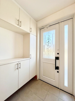 ���ց@���ʔ��͂��Ƒ��̎ʐ^��G�߂̃C���e���A�ŏ���I�Ƃ��ĉ��o�ł��܂�