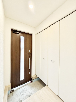 ���ց@�K���X�X���b�g�̓��������փh�A�������Ɍ���͂��Ă���܂�