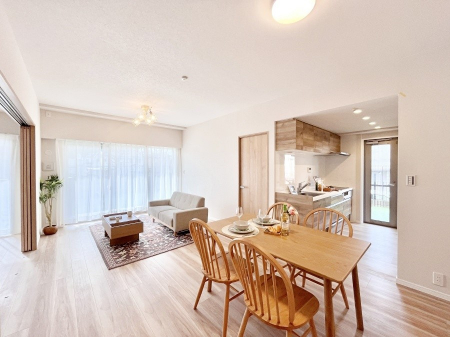 ���r���O�@�傫�ȑ����炽���Ղ�̗z���ƕ����������郊�r���O