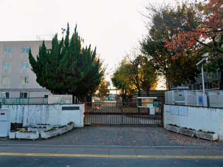 ���ӊ��@���w�Z 1700m �����s���V�h���w�Z