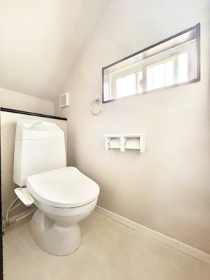 �g�C���@�g�C����1�K��2�K���ꂼ��ɔz�u����Ă��ĂƂĂ��֗��ł��B 