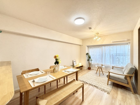 ���r���O�@�傫�ȑ����炽���Ղ�̗z���ƕ����������郊�r���O