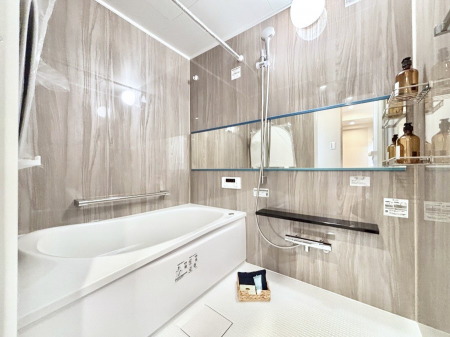 �����@����̔�������Ă���閾�邢�������̂���o�X���[��  