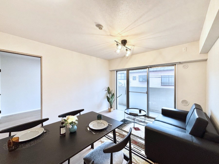 ���̑����ρ@�Ƒ������R�ƏW�܂�e���̃X�y�[�X�ɂȂ肻��