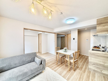 ���r���O�@�������������͋C�̂k�c�j�͉Ƒ��݂�Ȃ̉��K���