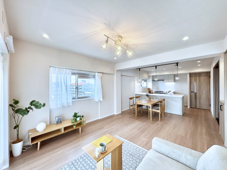 ���r���O�@���Ƒ��̓��₩�Șb�����ŕ�܂�閾�邢���r���O  