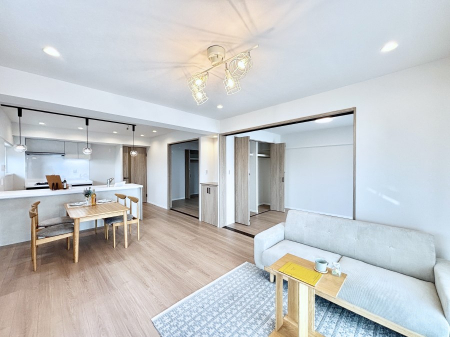 ���r���O�@�傫�ȑ����炽���Ղ�̗z���ƕ����������郊�r���O