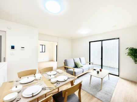 ���̑����ρ@���邢�z���������A�����̕��͋C�ɖ��������_�C�j���O�B   