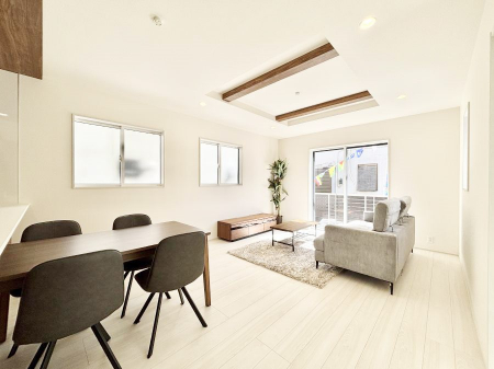 ���r���O�@�������������͋C�̂k�c�j�͉Ƒ��݂�Ȃ̉��K���