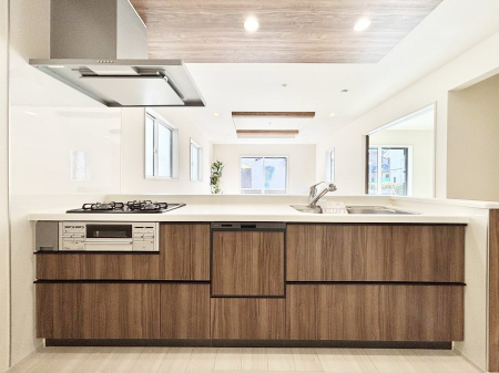 �L�b�`���@�������������I�ɁA�y�����I�V�X�e���L�b�`��