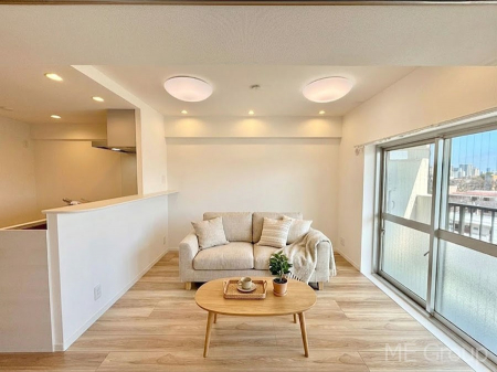 ���r���O�@�������������͋C�̂k�c�j�͉Ƒ��݂�Ȃ̉��K��ԁ@���Ƌ��CG�ł�