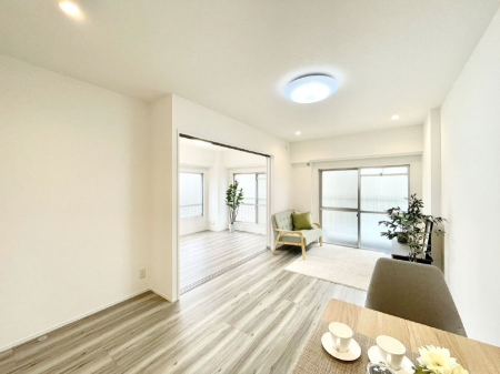 ���r���O�@�������������͋C�̂k�c�j�͉Ƒ��݂�Ȃ̉��K���