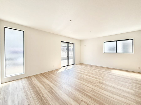 ���̑����ρ@�Ƒ��̏Ί炪���R�Ɛ��܂�Ă���A����ȕ��͋C�̃_�C�j���O�Ɏd�オ���Ă��܂� 