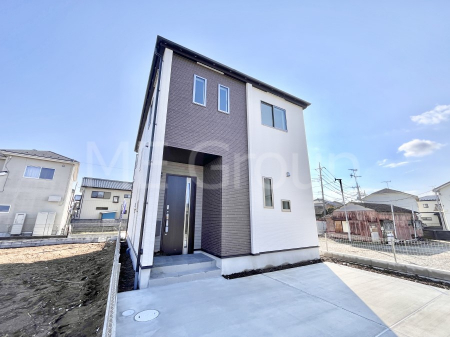 ���n�O�ώʐ^�@�������ꂽ�O�ρA�㎿�ȏZ��Ԃ��L���鎺���͉i�����S���ĉ߂�����Z���ł��B 