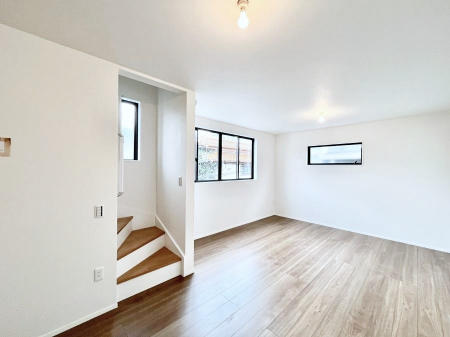 ���r���O�@���r���O�K�i���Ƒ��̏Ί�Ɖ�b���Ȃ��ł���܂�  