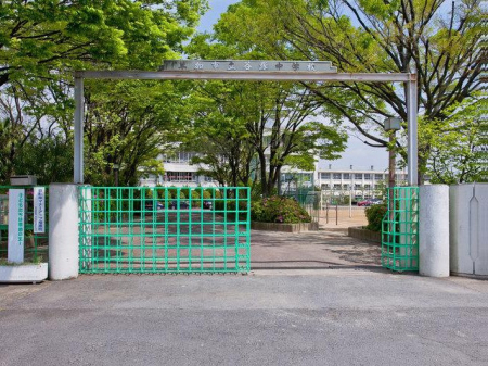 ���ӊ��@���w�Z 1000m �����s���J�˒��w�Z