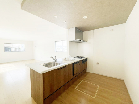 �L�b�`���@���������Ȃ���ł����Ƒ��Ƃ̉�b���y���߂�ΖʃL�b�`��