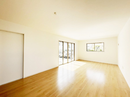 ���r���O�@�傫�ȑ����炽���Ղ�̗z���ƕ����������郊�r���O