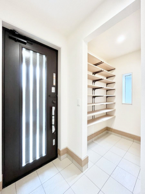 ���ց@�V���[�Y�C���N���[�N�t���̌��ցB�Ƒ��S���̌C��J��Ȃǂ���������[�ł��܂��B