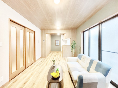 ���r���O�@�傫�ȑ����炽���Ղ�̗z���ƕ����������郊�r���O�_�C�j���O