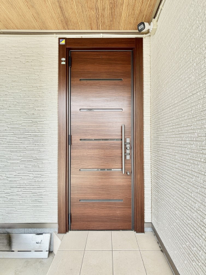 ���ց@��؂ȉƑ��A���q���o�}���錺�ցB