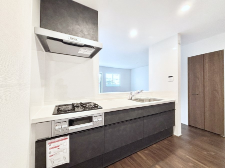 �L�b�`���@���r���O�ŗV�Ԃ��q�l�������Ȃ��炨�������ł���ΖʃL�b�`���B  