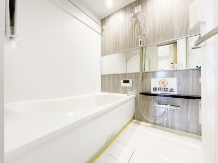 �����@����̔�������Ă���閾�邢�������̂���o�X���[��