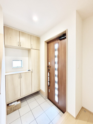 ���ց@���ʔ��͂��Ƒ��̎ʐ^��G�߂̃C���e���A�ŏ���I�Ƃ��ĉ��o�ł��܂�