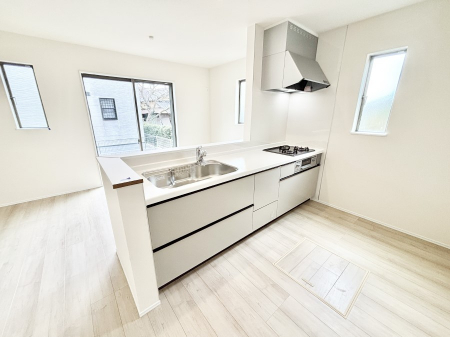 �L�b�`���@���������Ȃ��炲�Ƒ��Ƃ̉�b���y���߂�ΖʃJ�E���^�[�L�b�`��