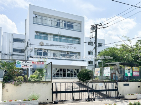 ���ӊ��@���w�Z 700m �O���s���h���w�Z