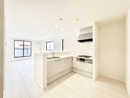 �L�b�`���@���������Ȃ���ł����Ƒ��Ƃ̉�b���y���߂�ΖʃL�b�`��