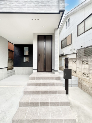 ���ց@��؂ȉƑ��A���q���o�}���錺�ցB