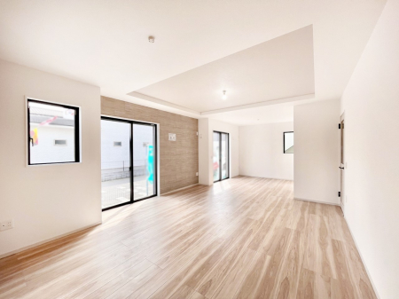 ���r���O�@�傫�ȑ����炽���Ղ�̗z���ƕ����������郊�r���O