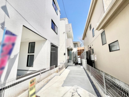 ���n�O�ώʐ^�@���܂����n�`�́A�ԓ��ɖʂ��Ă��炸�A�Â��Ńv���C�x�[�g���𖡂킦�闧�n�ł��B 