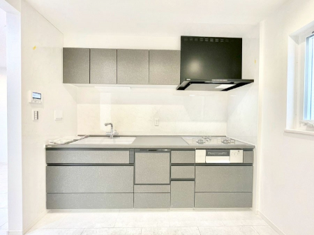 �L�b�`���@�u�₩�ȕ����ʂ蔲����L�b�`���B��������̂Ŗ��邭���C�ɂ��𗧂��܂��B